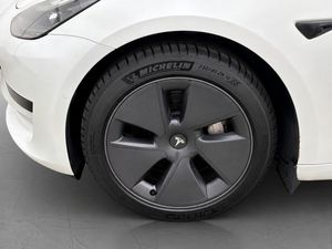 Tesla Model 3 bild 33