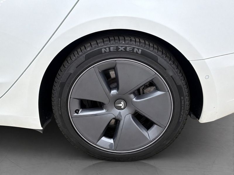 Tesla Model 3 bild 34
