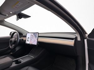 Tesla Model 3 bild 27
