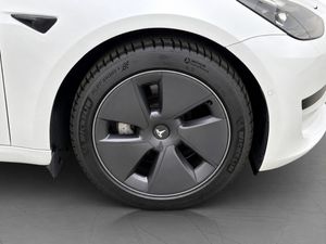 Tesla Model 3 bild 32