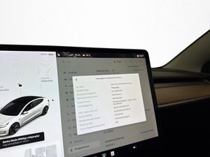 Tesla Model 3 bild 18