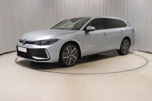 Volkswagen Passat R-Line SWE Edition 1.5 TSI eHybrid 272hk SUPERPRIS! - 2026