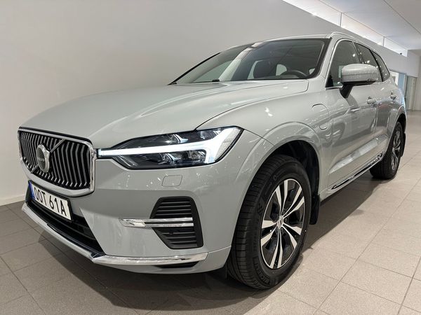 Volvo XC60 T6 Core Nordic Edition / Backkamera / Dragkrok / Panoramatak / Navigation / - 2025