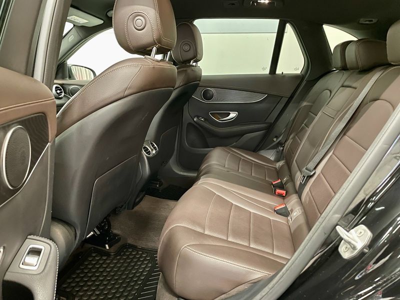 Mercedes GLC250 bild 21