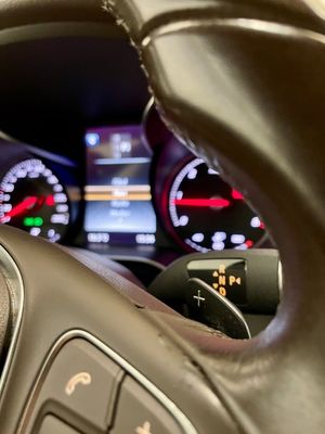 Mercedes GLC250 bild 8