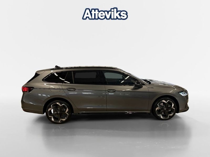 Skoda Superb bild 2