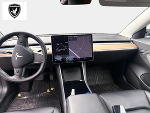 Tesla Model 3 bild 8