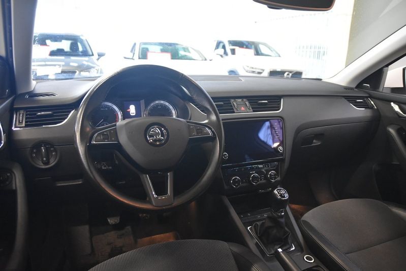 Skoda Octavia bild 8
