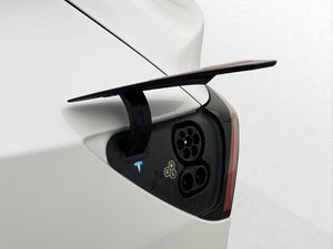 Tesla Model Y bild 34