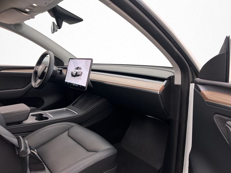 Tesla Model Y bild 29