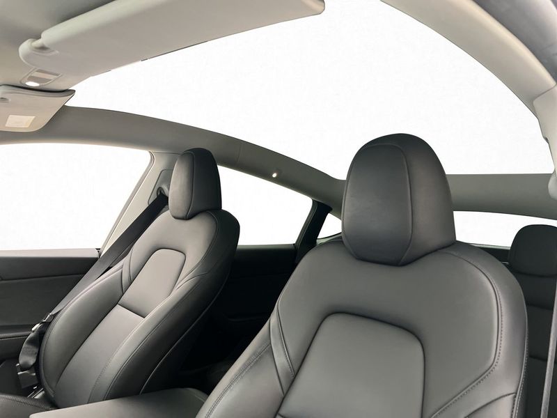 Tesla Model Y bild 14