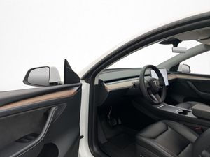 Tesla Model Y bild 12