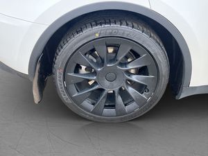 Tesla Model Y bild 32