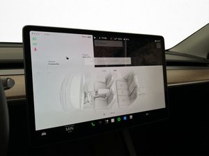 Tesla Model Y bild 26