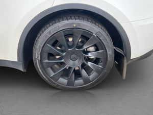 Tesla Model Y bild 31
