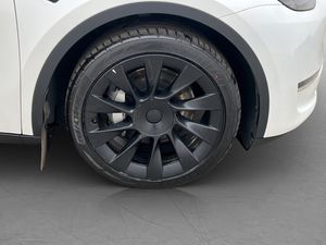 Tesla Model Y bild 33