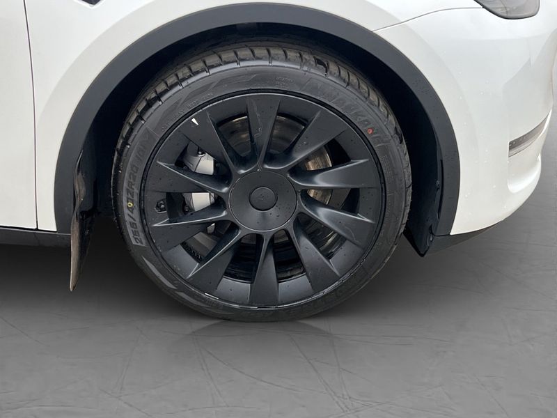 Tesla Model Y bild 33
