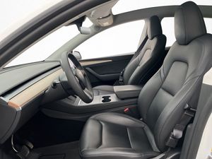 Tesla Model Y bild 13