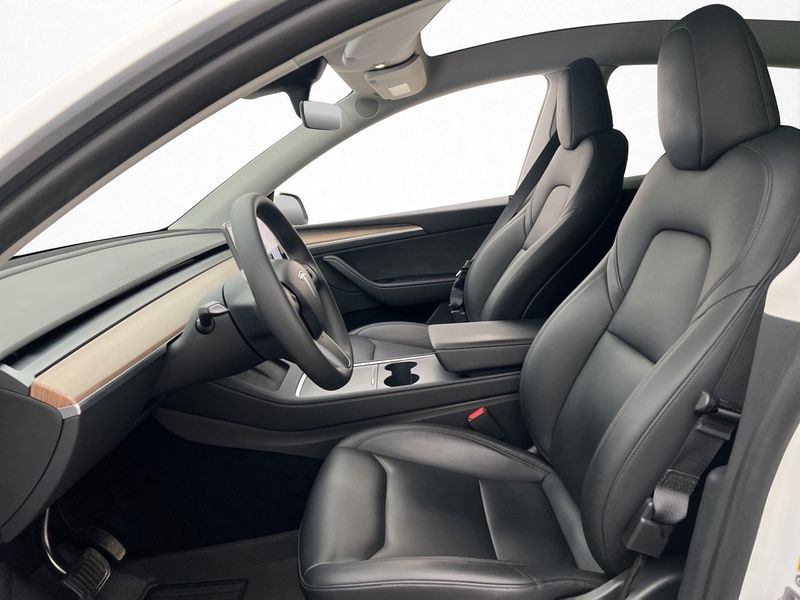 Tesla Model Y bild 13