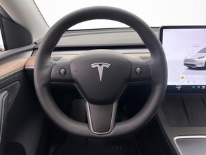 Tesla Model Y bild 16