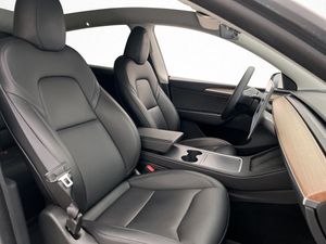 Tesla Model Y bild 28