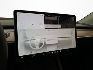 Tesla Model Y bild 25