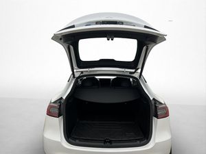 Tesla Model Y bild 11