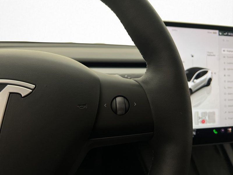 Tesla Model Y bild 18