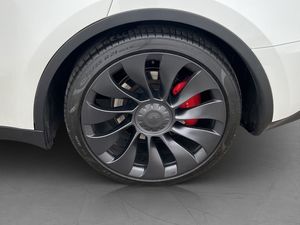 Tesla Model Y bild 35