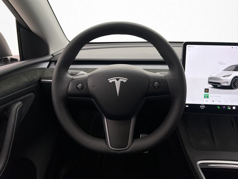 Tesla Model Y bild 18