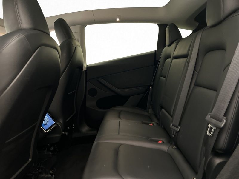 Tesla Model Y bild 31