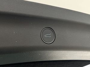 Tesla Model Y bild 13
