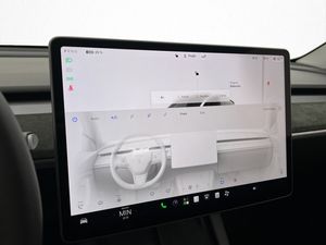 Tesla Model Y bild 25