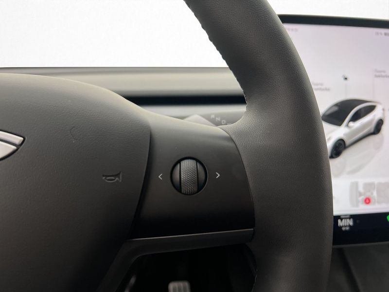 Tesla Model Y bild 20