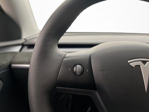 Tesla Model Y bild 19