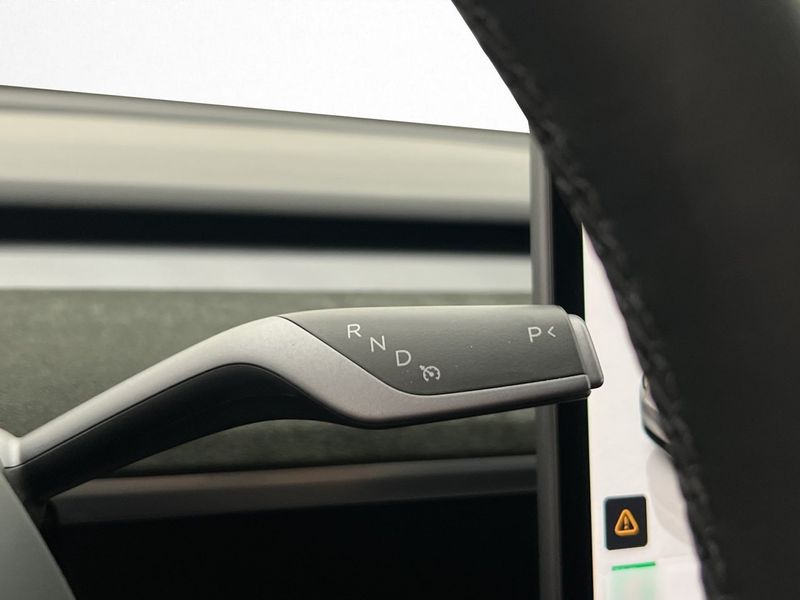 Tesla Model Y bild 38
