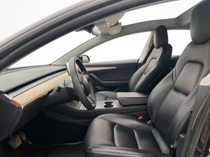 Tesla Model 3 bild 12