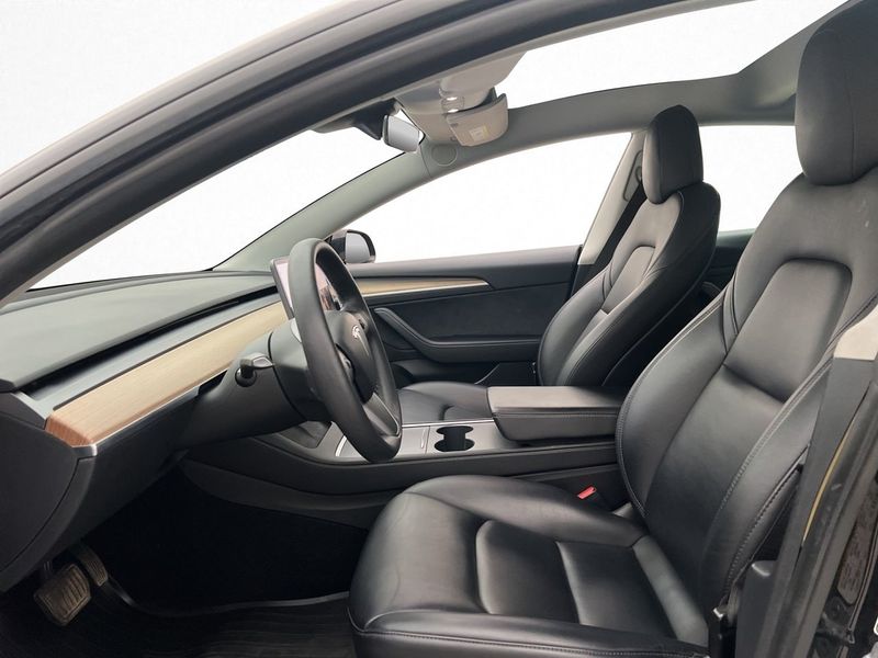 Tesla Model 3 bild 12