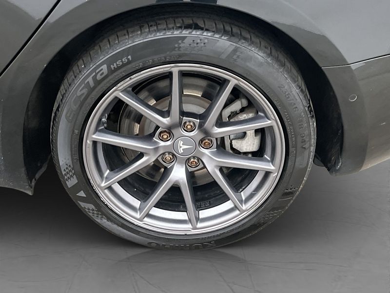 Tesla Model 3 bild 33