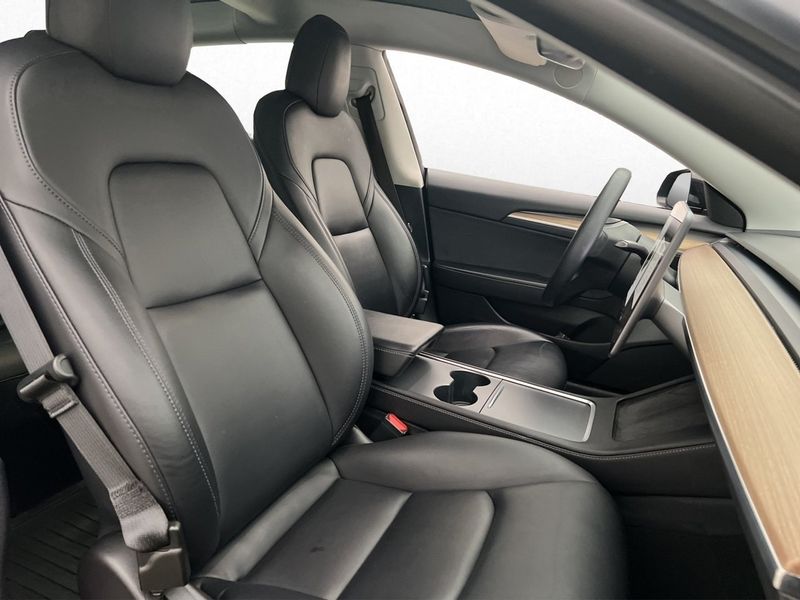Tesla Model 3 bild 15