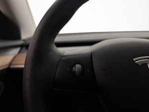 Tesla Model 3 bild 19