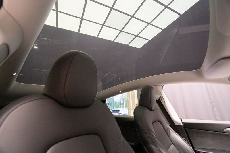 Tesla Model Y bild 12