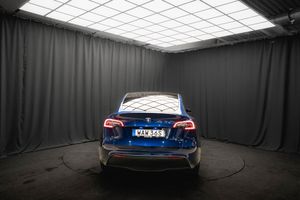 Tesla Model Y bild 8