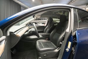 Tesla Model Y bild 16