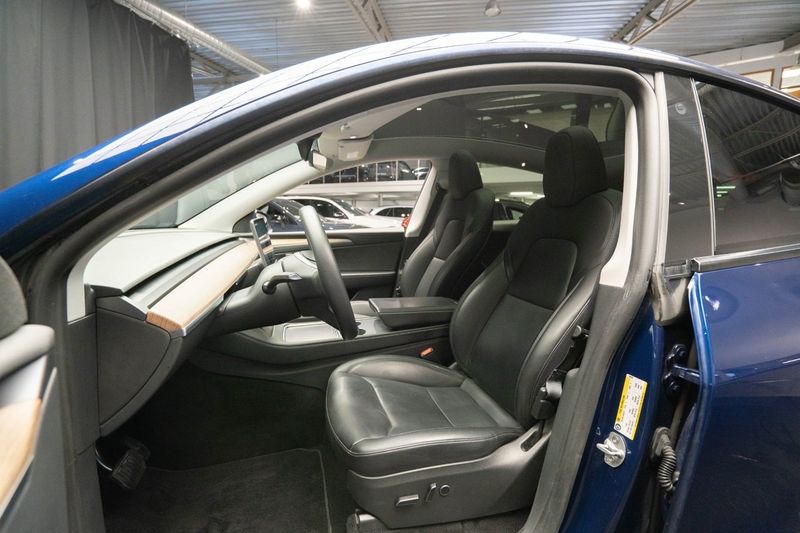 Tesla Model Y bild 16