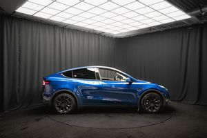 Tesla Model Y bild 6