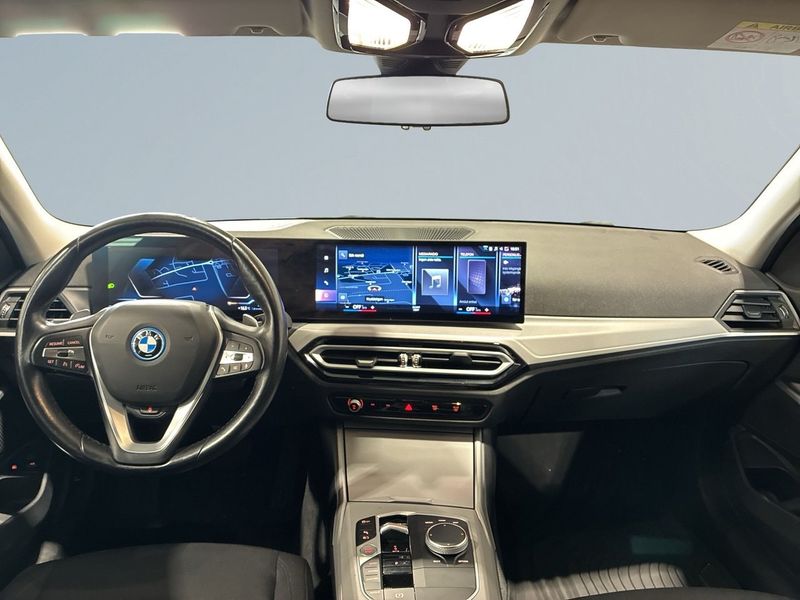 BMW 330 bild 8