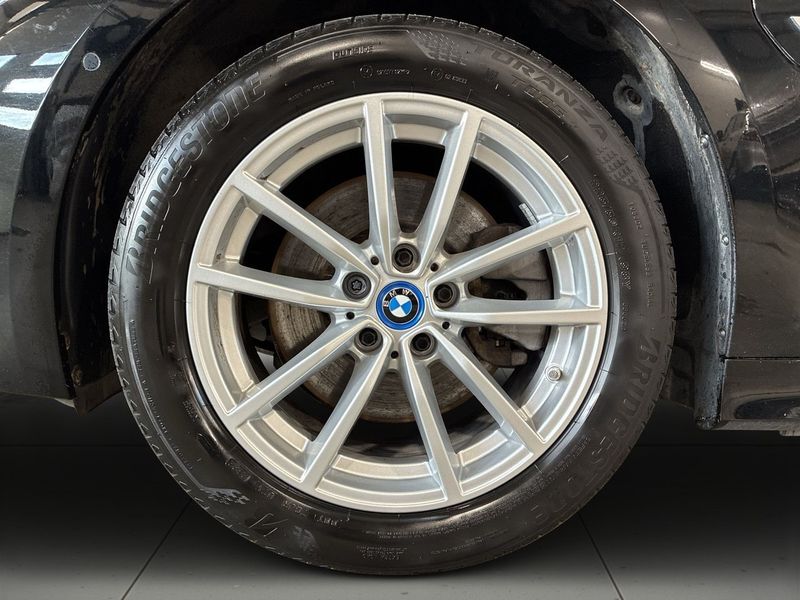 BMW 330 bild 14
