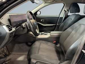 BMW 330 bild 7