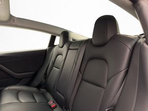 Tesla Model 3 bild 17
